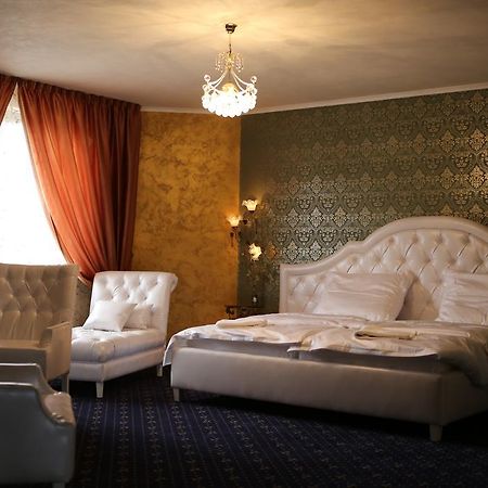 Hotel Kotva Братислава Экстерьер фото