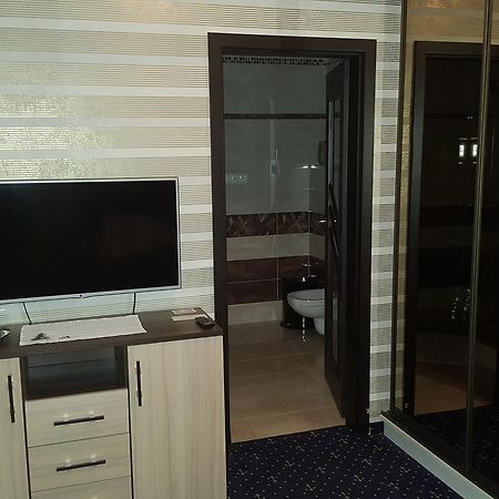 Hotel Kotva Братислава Экстерьер фото