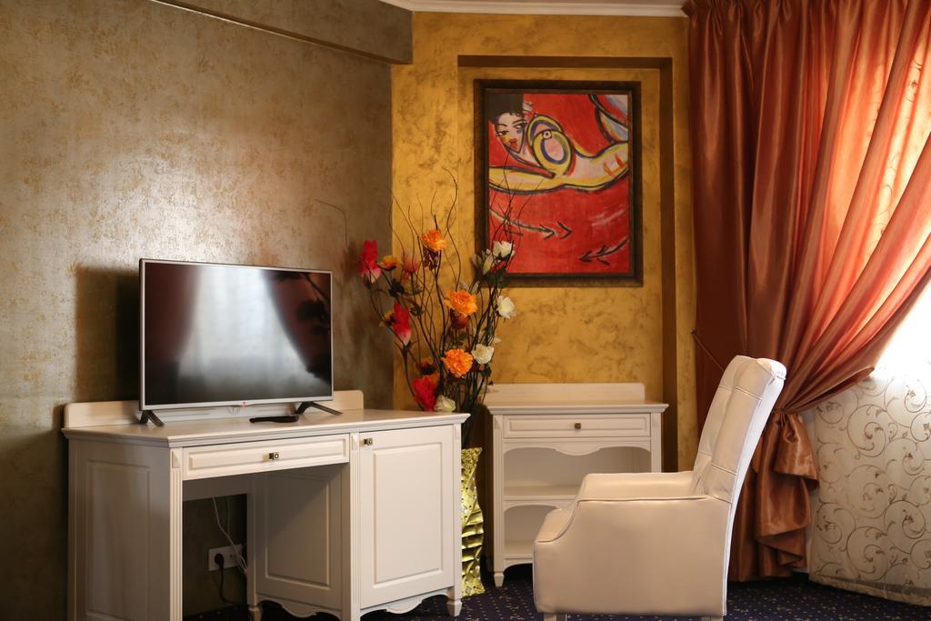 Hotel Kotva Братислава Экстерьер фото