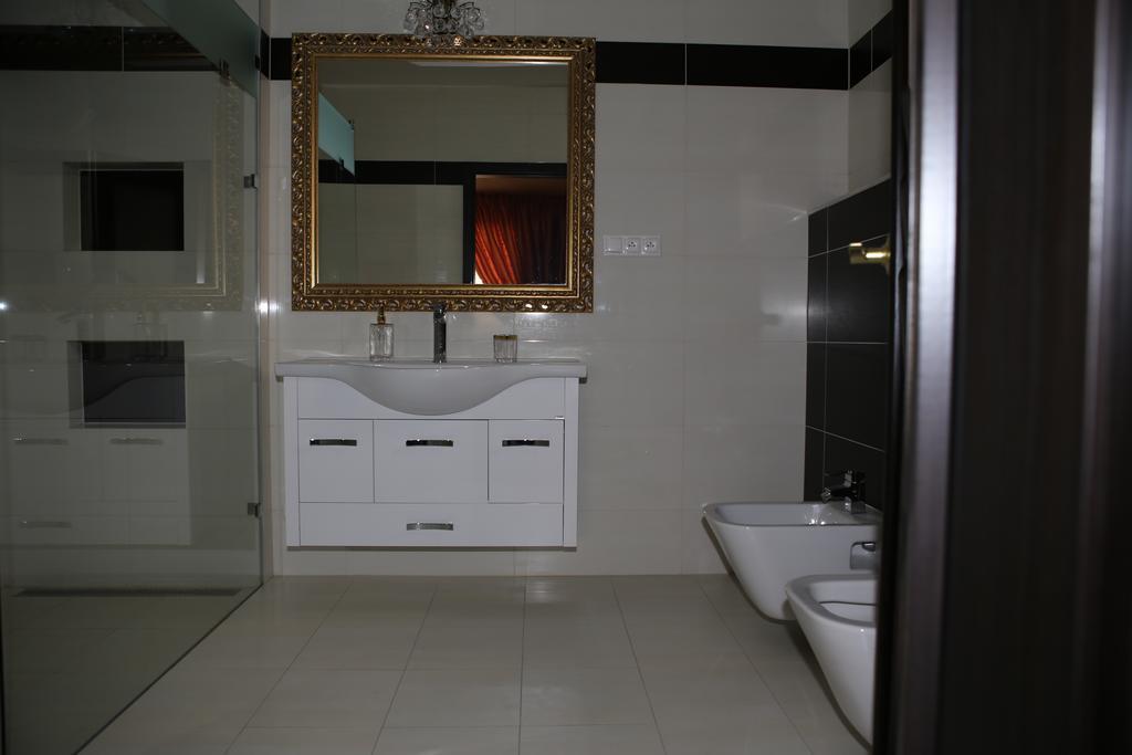 Hotel Kotva Братислава Экстерьер фото
