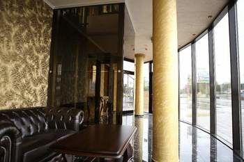 Hotel Kotva Братислава Экстерьер фото