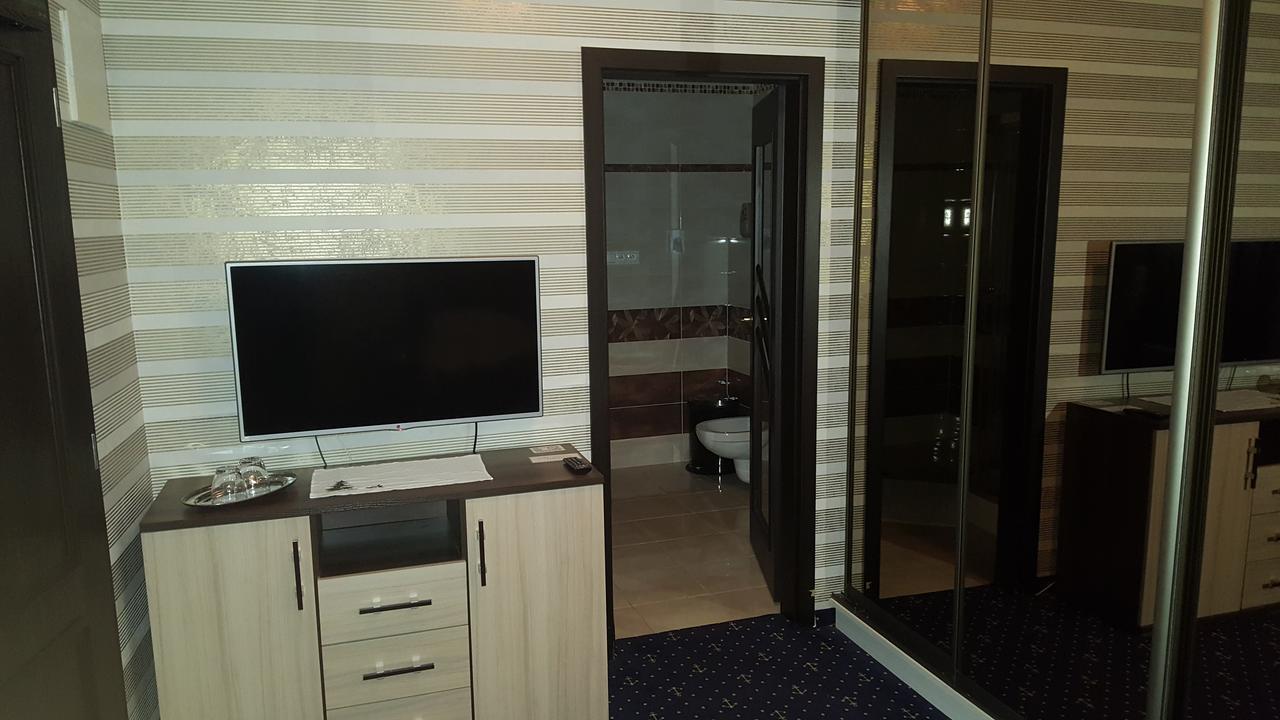Hotel Kotva Братислава Экстерьер фото